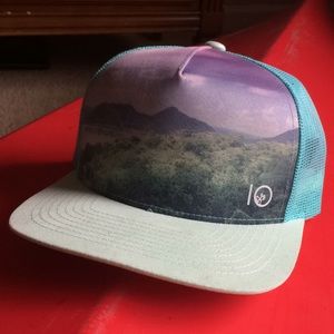 (unisex) Tentree Outlook trucker